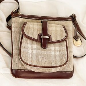 Rare Dooney & Bourke sample crossbody purse